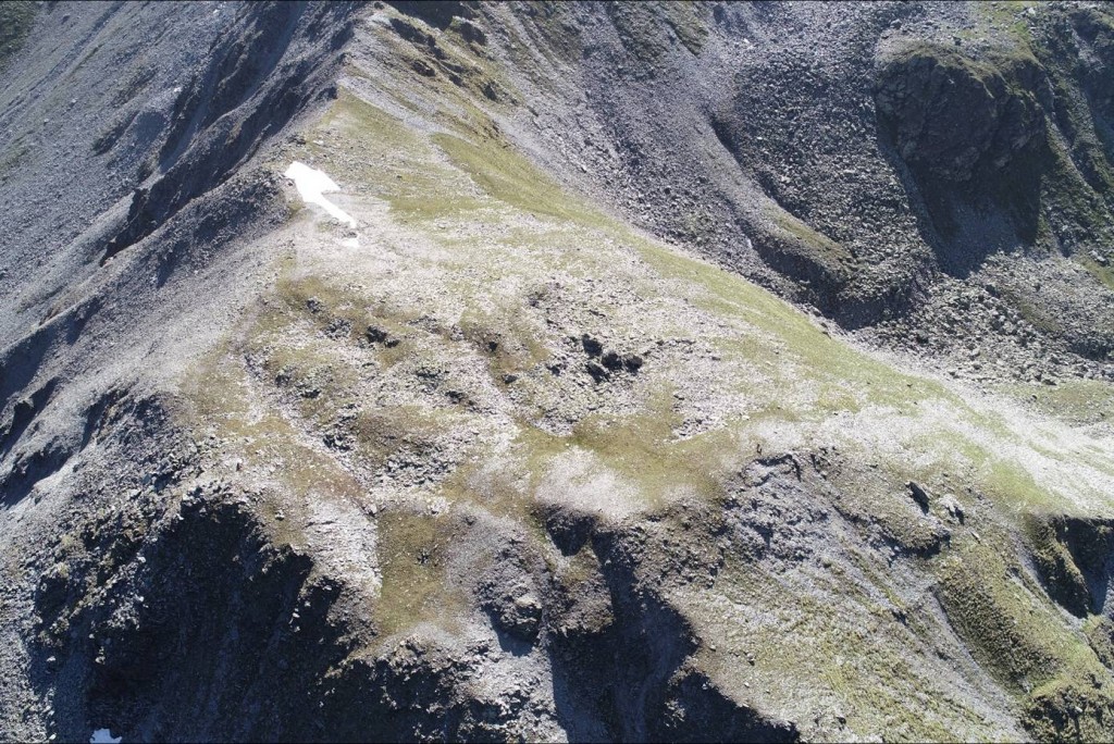 Figure 4: Vue du sommet du Bonhomme du Tsapi en direction de l'est. © Ramha 2022.